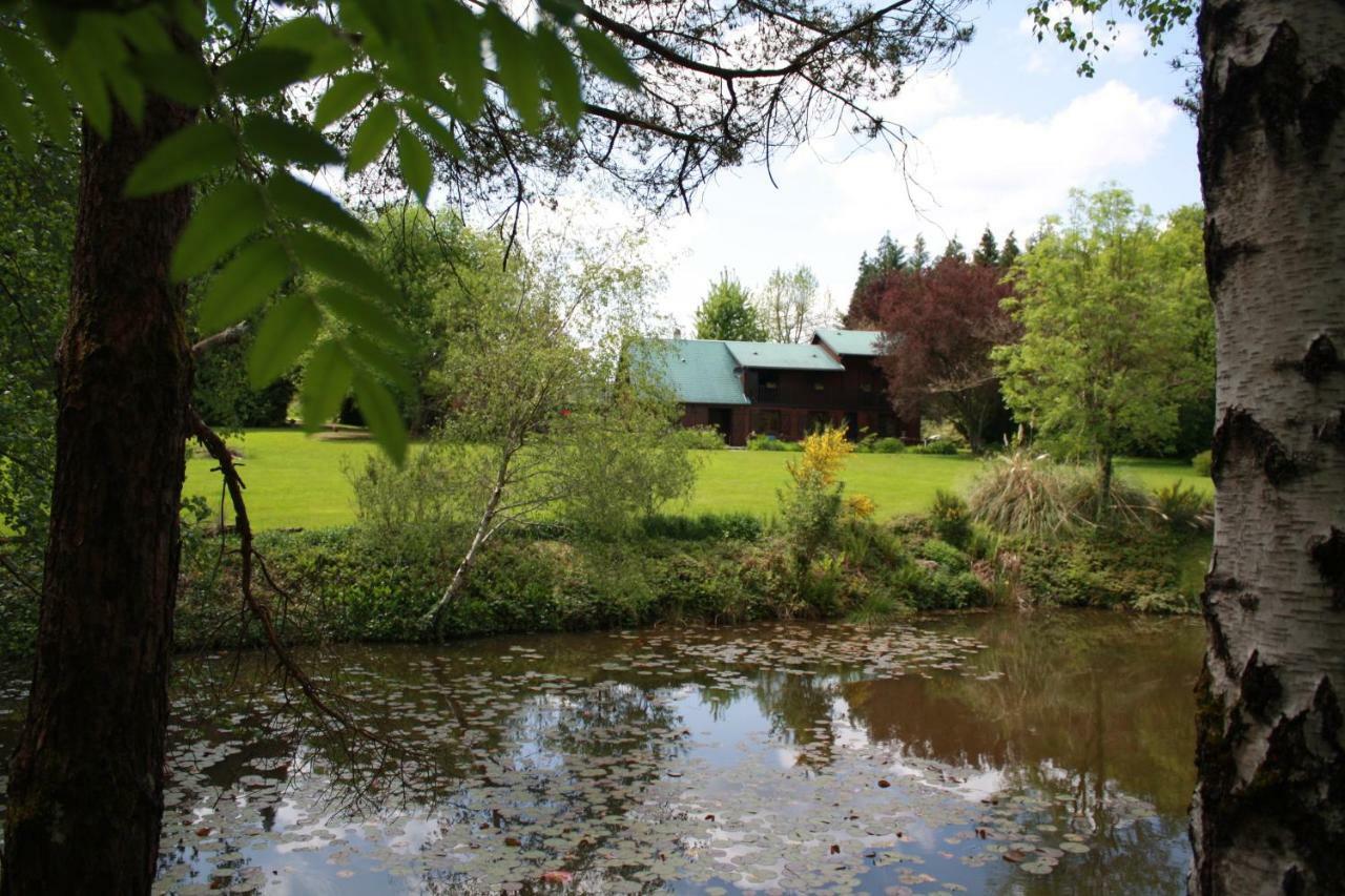 Spruce Lake Sauviat-sur-Vige Exterior photo