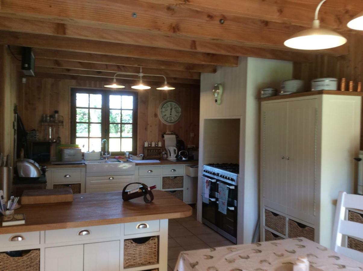 Spruce Lake Sauviat-sur-Vige Exterior photo