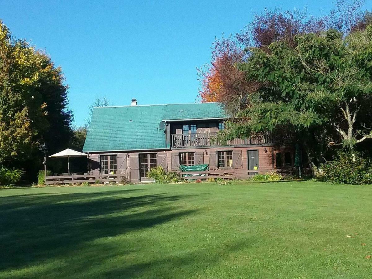 Spruce Lake Sauviat-sur-Vige Exterior photo